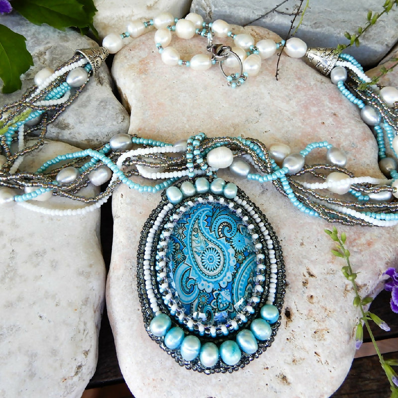 Hand Beaded Pendant Necklace "Blue Pearl"