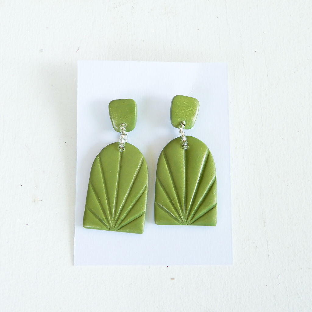 Green Polymer Clay Earrings "Isabel & Friends"