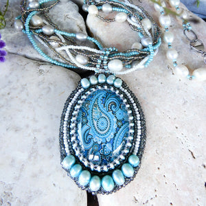 Hand Beaded Pendant Necklace "Blue Pearl"