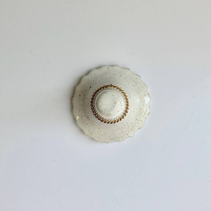 Ring holder ~ white speckle