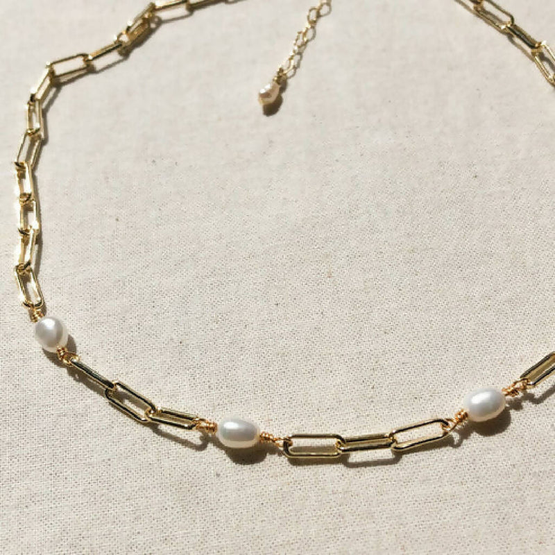 Linked Pearls Necklace
