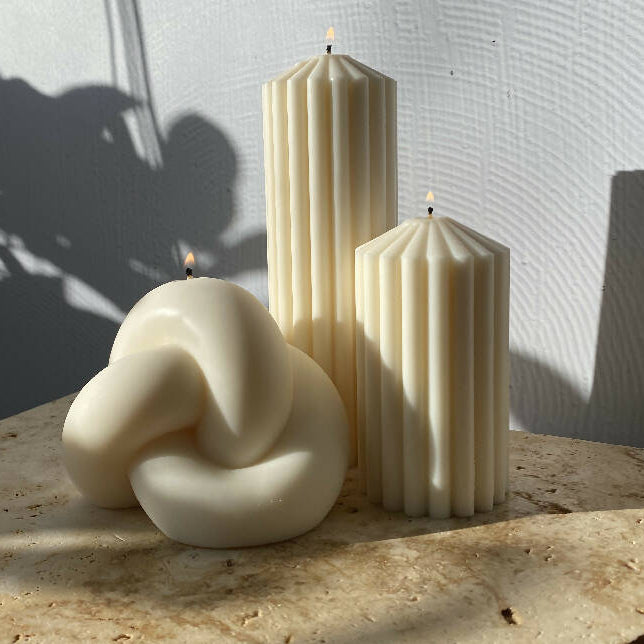 KNOT | NATURAL SCULPTURAL SOY CANDLE