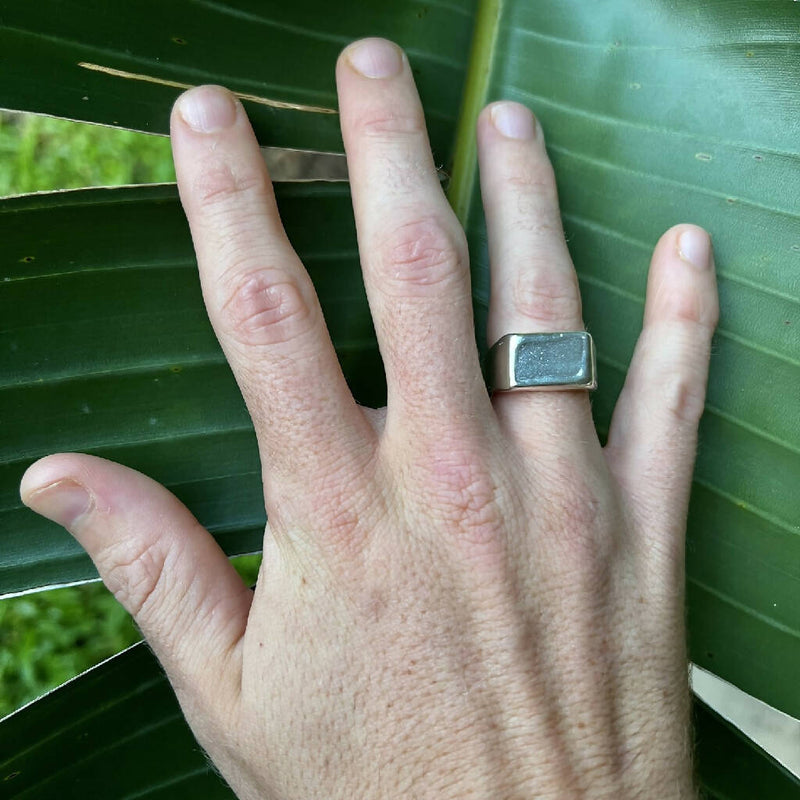 Molten signet ring