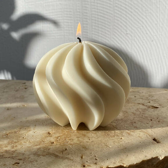 SWIRL | NATURAL SCULPTURAL SOY CANDLE