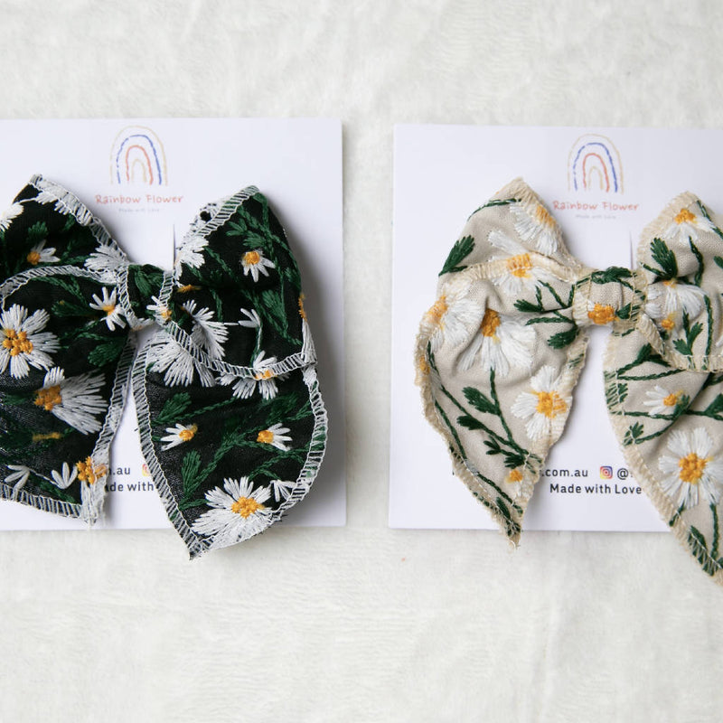 Luxe Embroidery daisy floral toddler hair clip