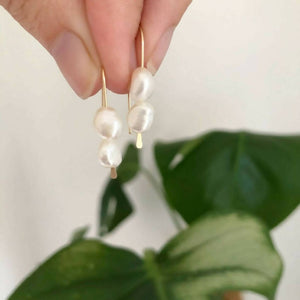 Mini Pearl Threaders - Mini Hook White Baroque Pearl Drop Earrings - Lila Threaders