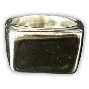 Molten signet ring