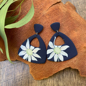 Flannel Flower Earrings (navy)