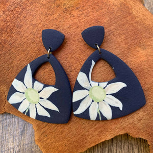 Flannel Flower Earrings (navy)